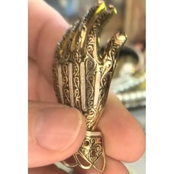 Vintage Damascene Hand Pin Brooch With Intricate Design & Gold Tones - Picture 1 of 5